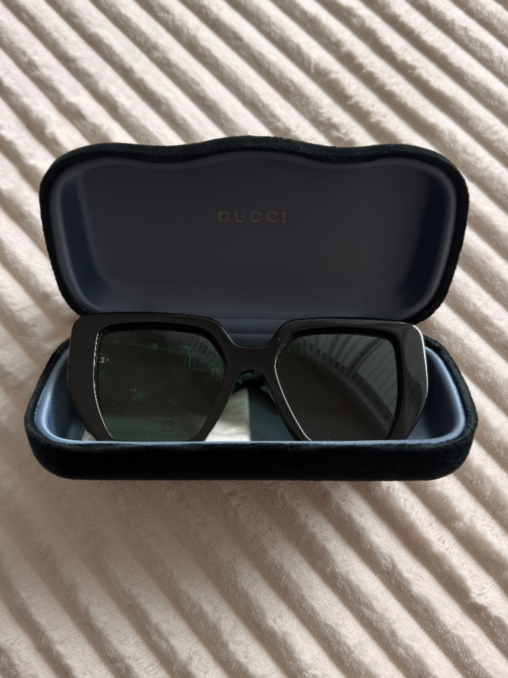 GUCCI SUNGLASSES